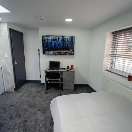 Spacious Comfortable Near The Lejlighed Birmingham