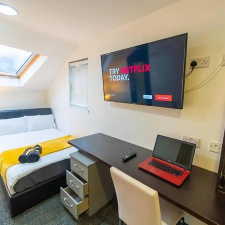 Spacious Comfortable Near The * Birmingham