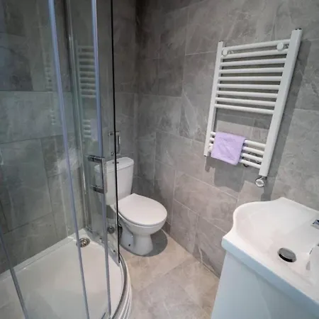 Spacious Comfortable Near The Apartman Birmingham