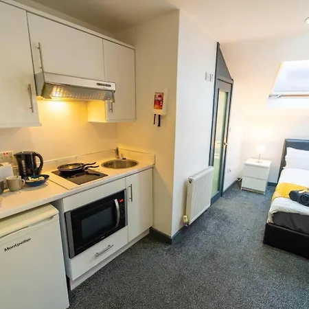 Spacious Comfortable Near The * Birmingham